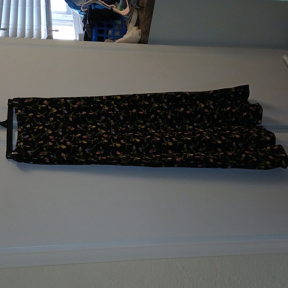 Liz Claiborne Black Floral Skirt - Picture 2 of 4